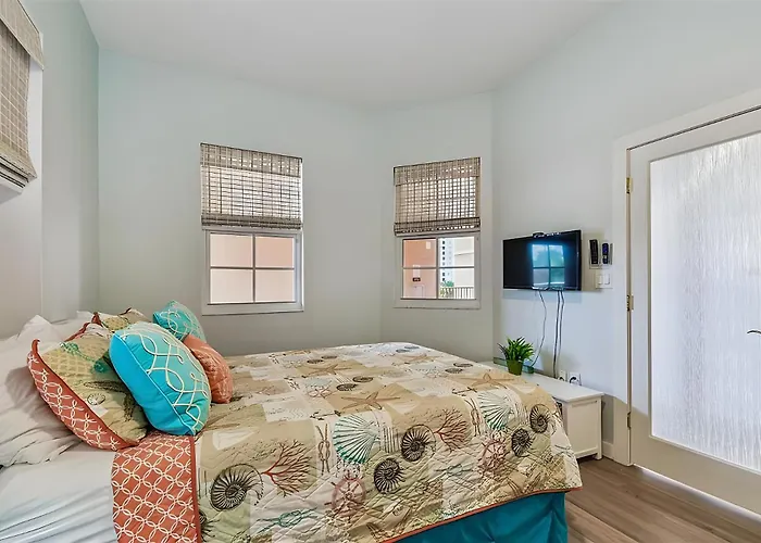 Clearwater Harborview Grande Spacious 6 Bedroom Sleeps 16 * Clearwater Beach
